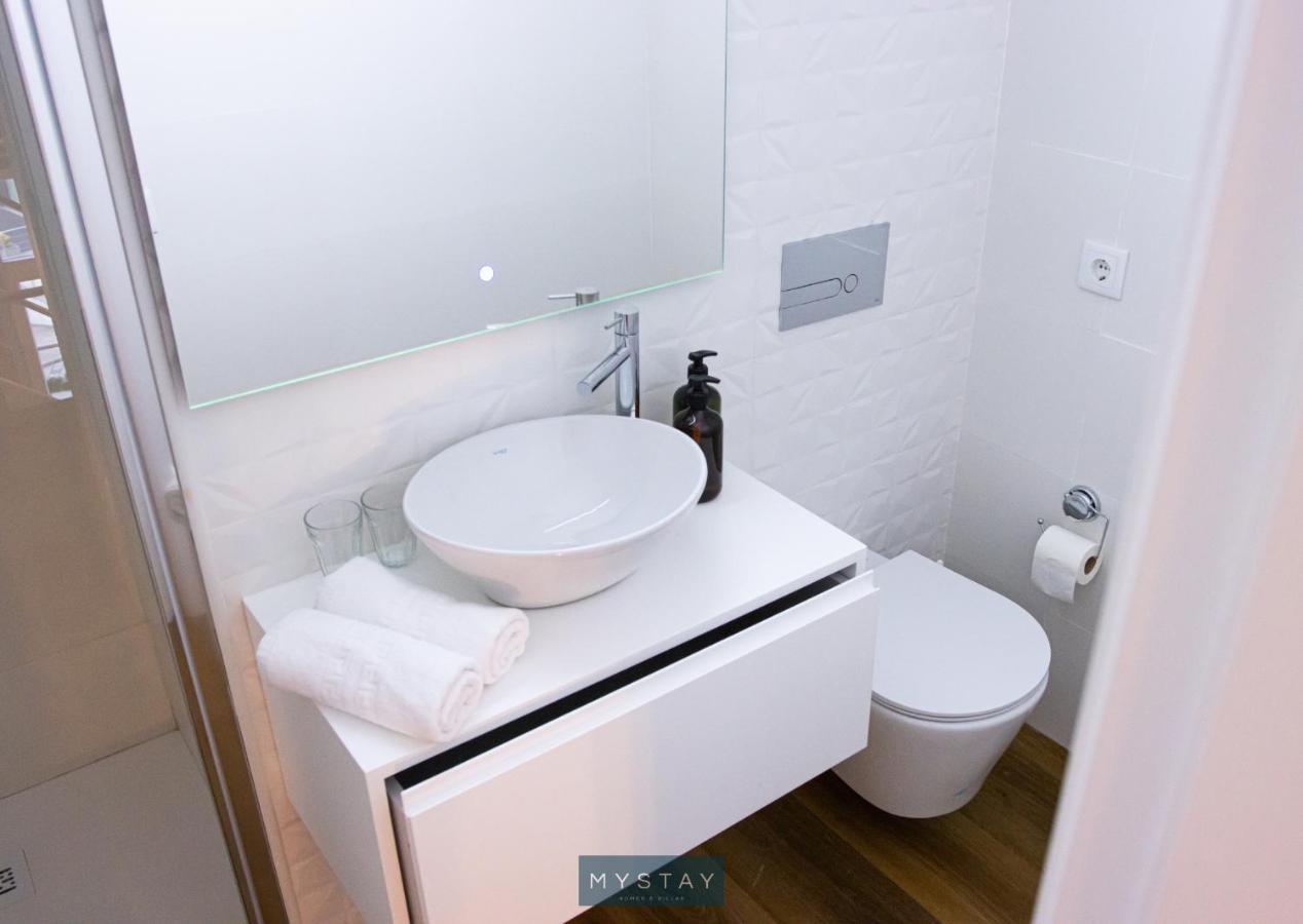 Mystay - D Maria Apartments Вила-Нова-ди-Фамаликан Экстерьер фото