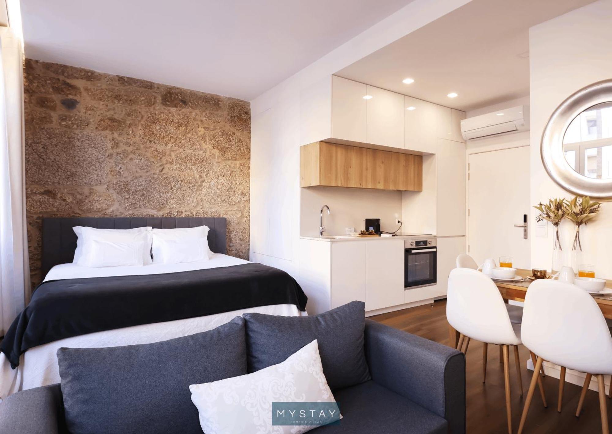 Mystay - D Maria Apartments Вила-Нова-ди-Фамаликан Экстерьер фото