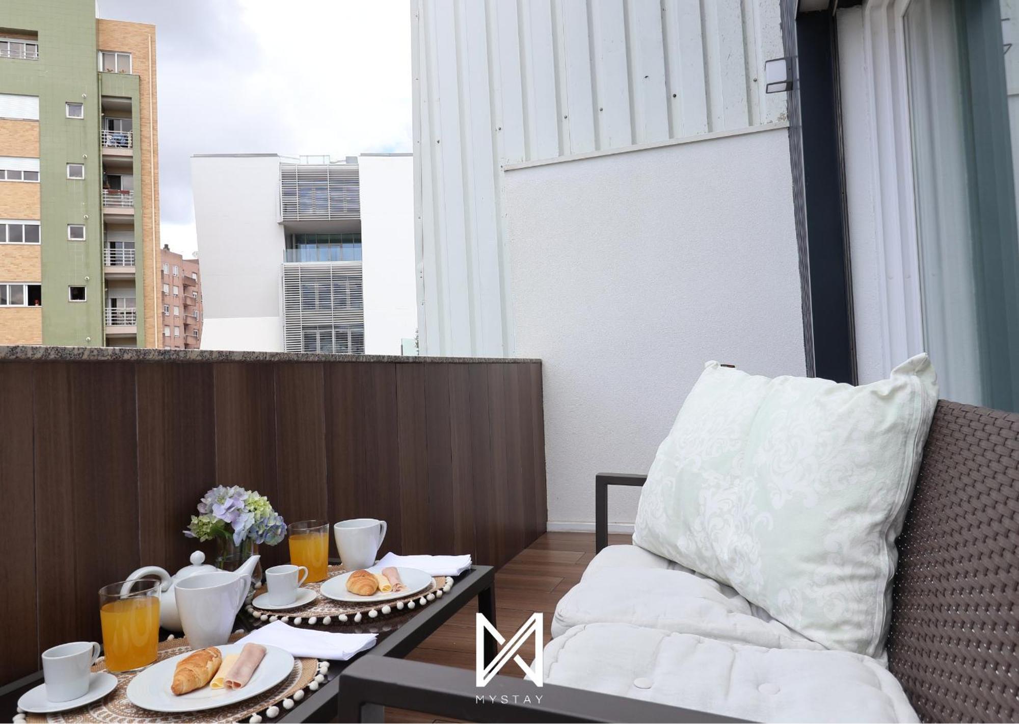 Mystay - D Maria Apartments Вила-Нова-ди-Фамаликан Экстерьер фото